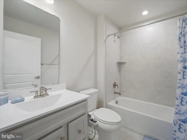 $425,000 | 1864 Shannon Drive South, Greencastle, PA 17225