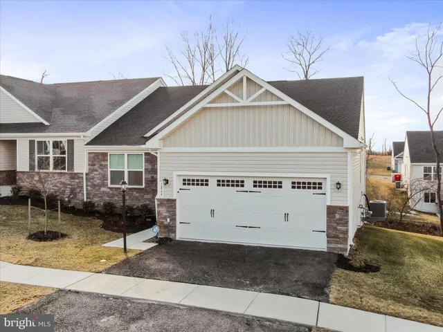 $425,000 | 1864 Shannon Drive South, Greencastle, PA 17225