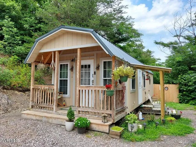 $99,000 | 152 East Greenway Street, Sneedville, TN 37869