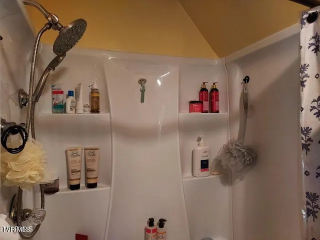 $99,000 | 152 East Greenway Street, Sneedville, TN 37869