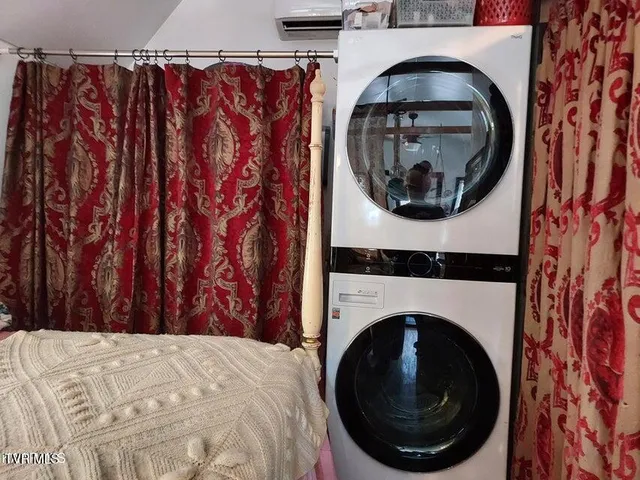 $99,000 | 152 East Greenway Street, Sneedville, TN 37869