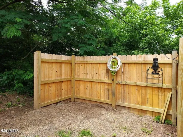 $99,000 | 152 East Greenway Street, Sneedville, TN 37869