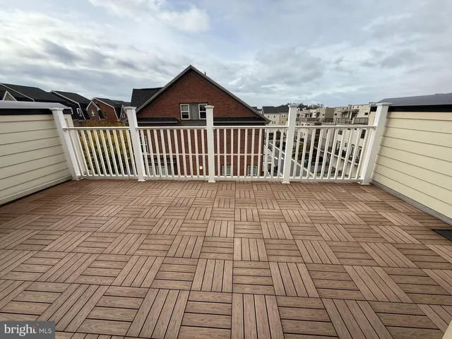 a view of a house with entryway