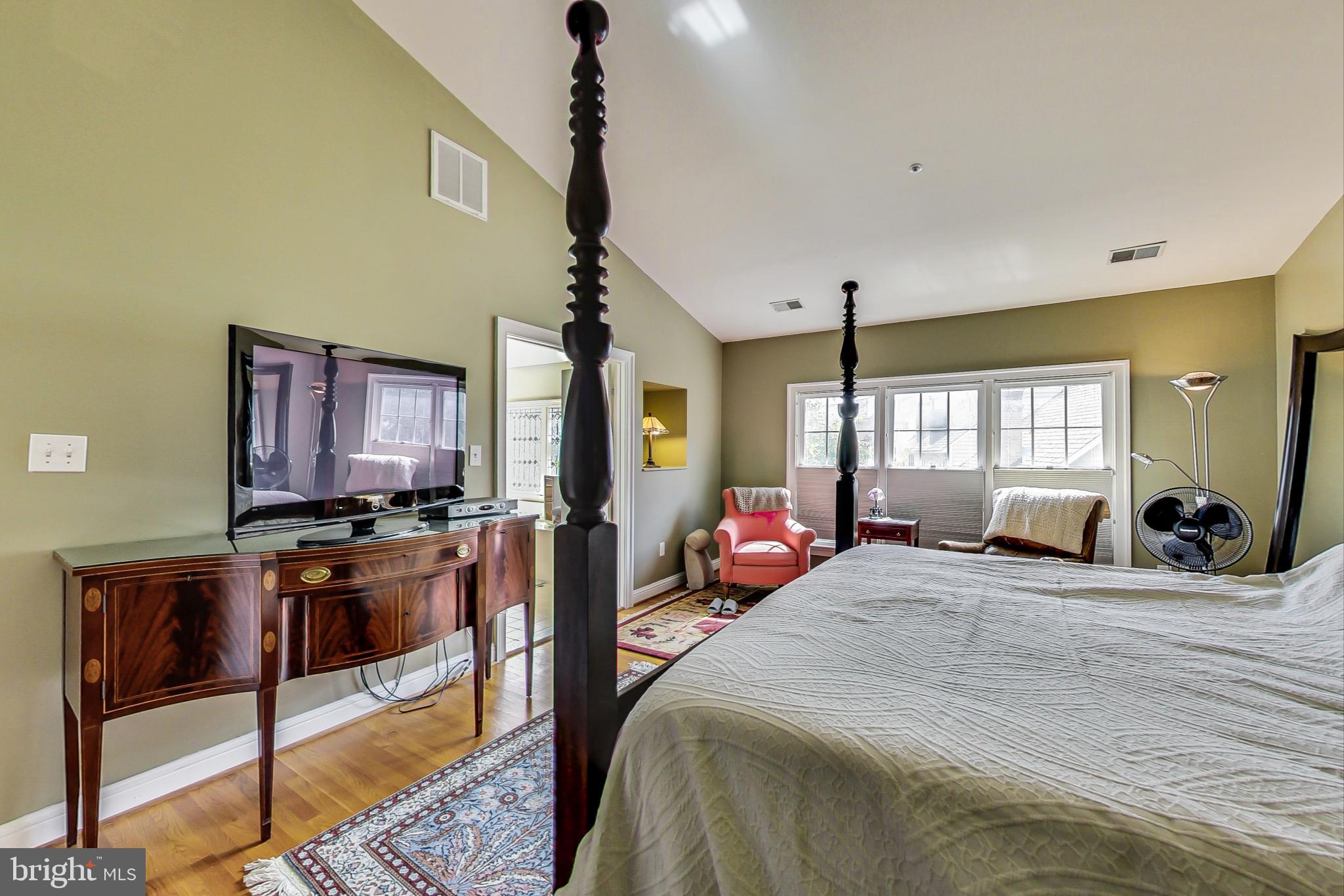 7949 Turncrest Drive Potomac, MD 20854 - Photo 25 of 47