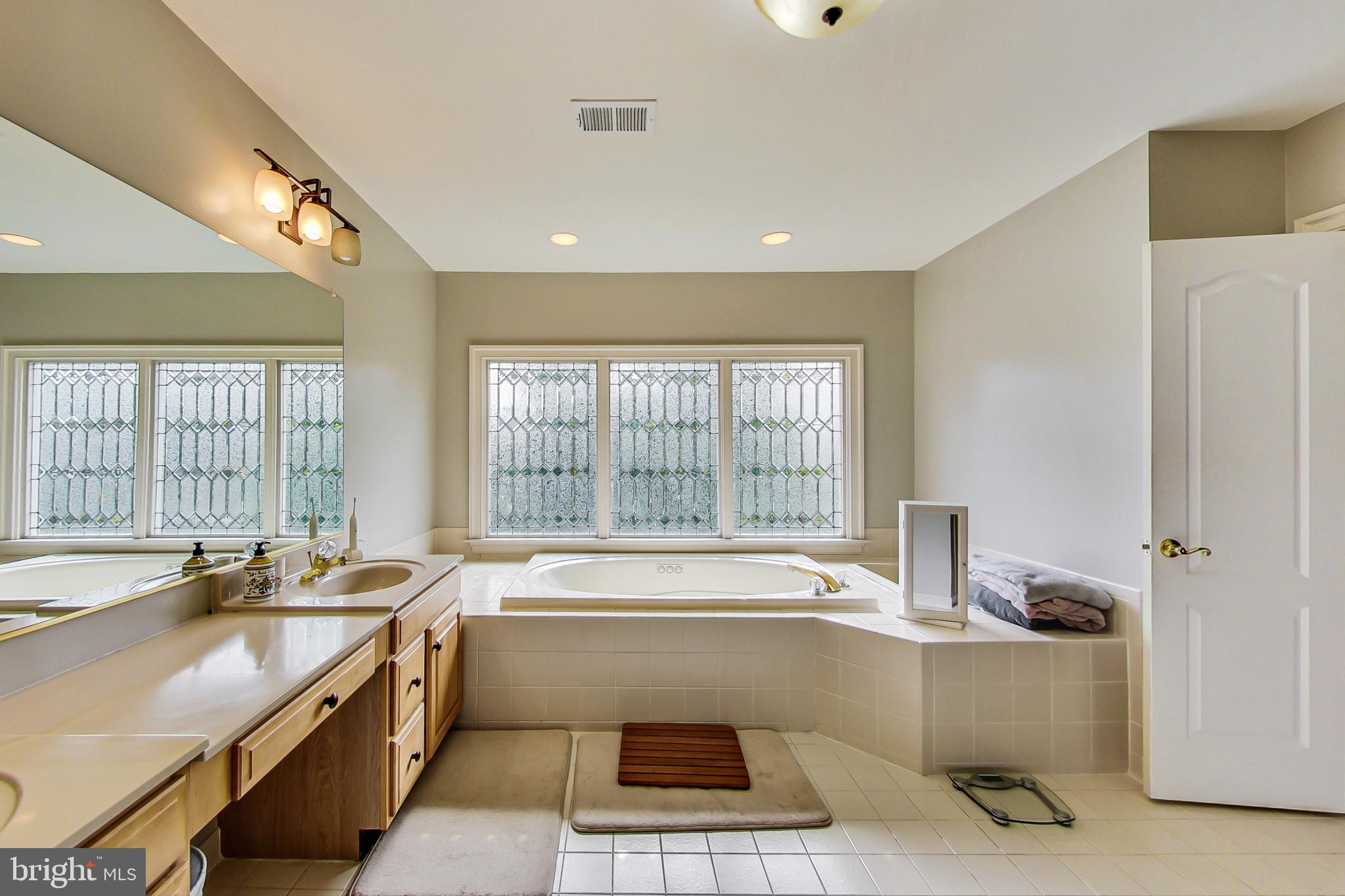 7949 Turncrest Drive Potomac, MD 20854 - Photo 28 of 47