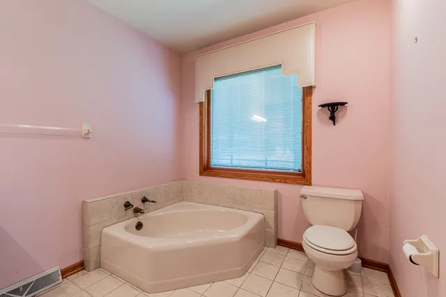 $299,000 | 154 East Us Highway, Mendota, IL 61342