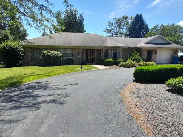 $299,000 | 154 East Us Highway, Mendota, IL 61342