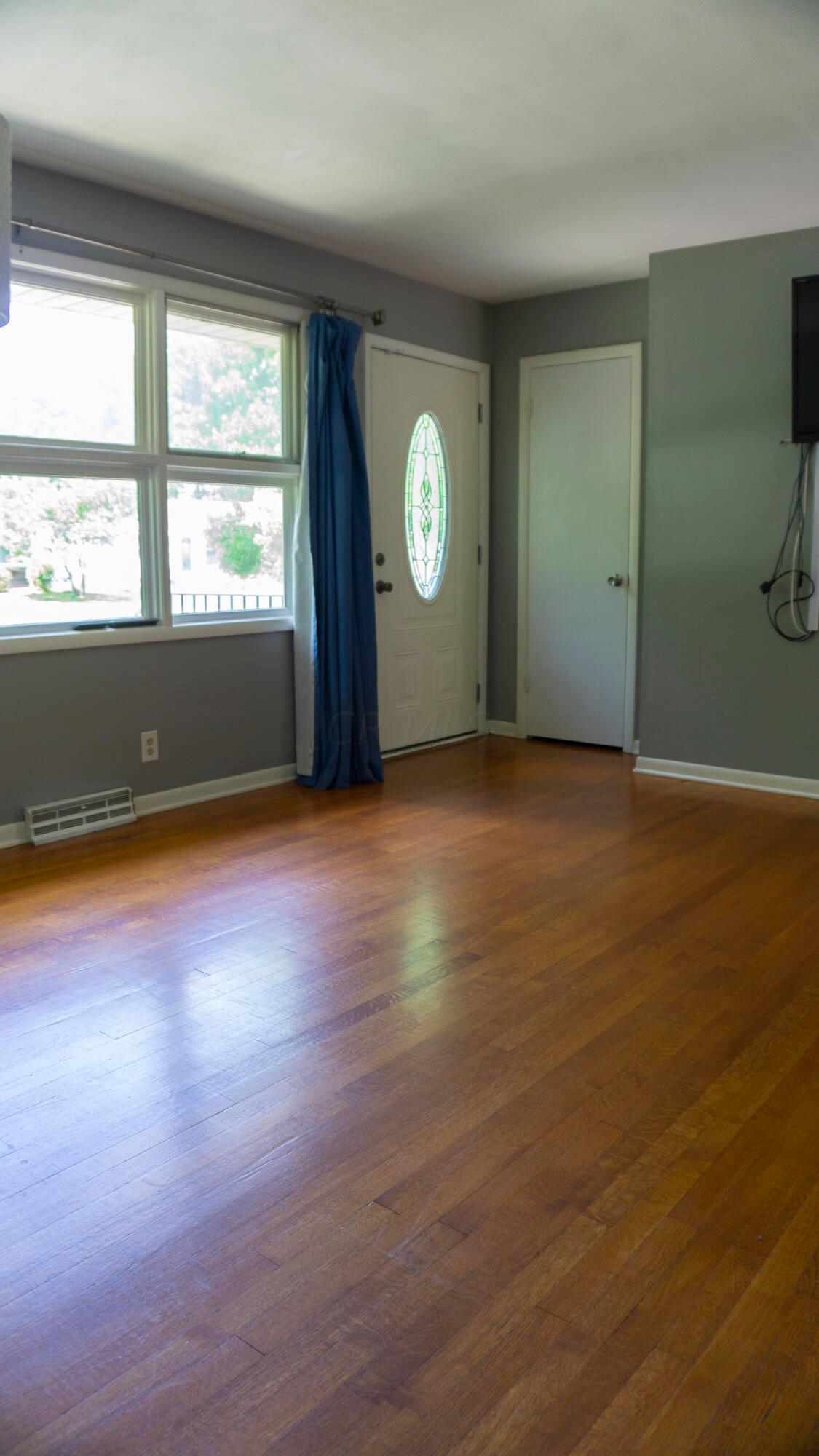 2371 Nottingham Road Columbus, OH 43221 - Photo 5 of 18 2371 Nottingham35