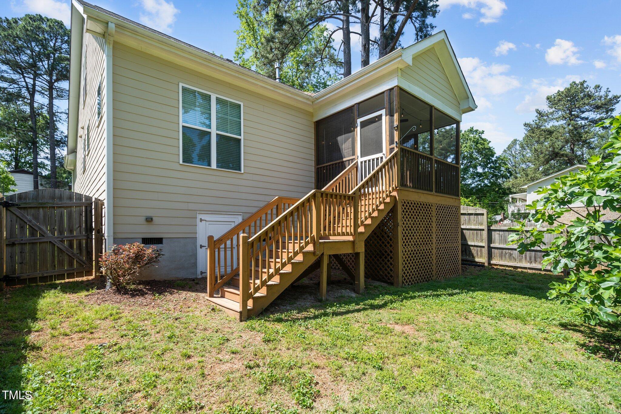 151 Pineland Circle Raleigh, NC 27606 - Photo 27 of 32 8-web-or-mls-_NFP6743