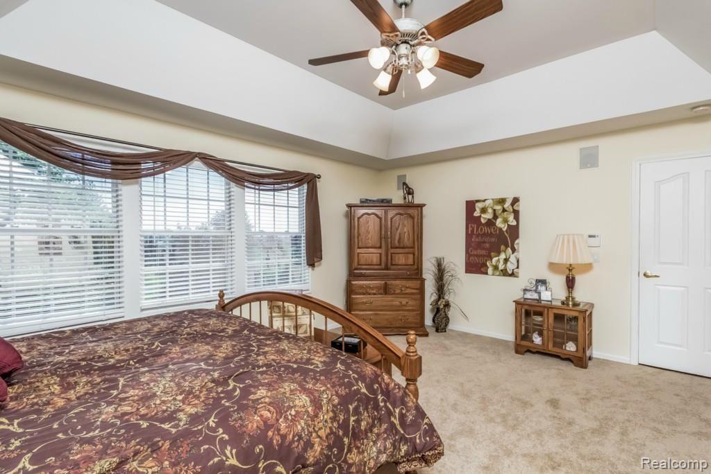 1046 Miners Run Rochester, MI 48306 - Photo 30 of 74 030-Master_Bedroom-1842032-medium.jpg