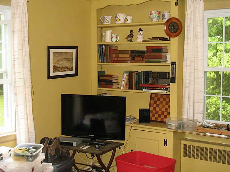 20 Cold Spring Road Barrington, RI 02806 - Photo 14 of 25 Other. Den