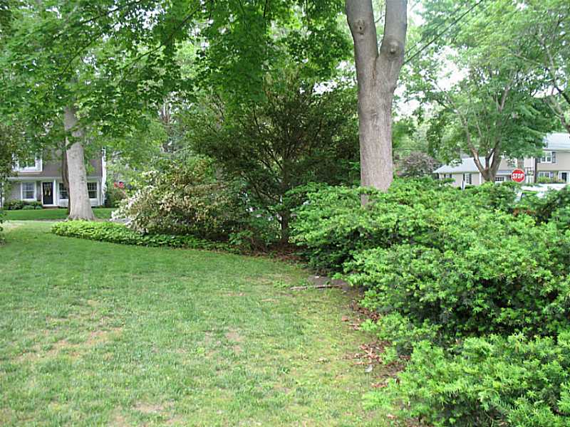 20 Cold Spring Road Barrington, RI 02806 - Photo 24 of 25 Yard/Garden.