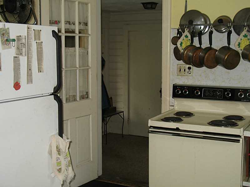 20 Cold Spring Road Barrington, RI 02806 - Photo 6 of 25 Kitchen.