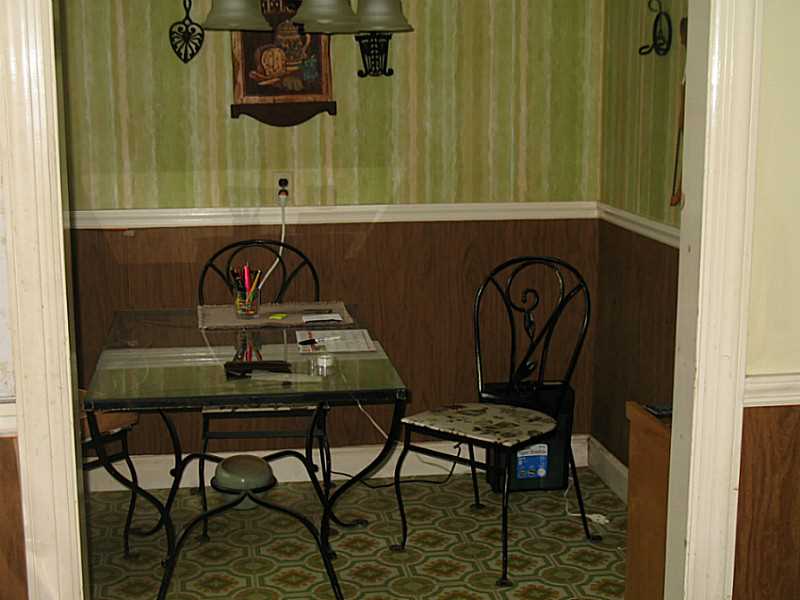 20 Cold Spring Road Barrington, RI 02806 - Photo 7 of 25 Kitchen. Dining alcove