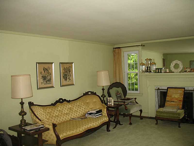 20 Cold Spring Road Barrington, RI 02806 - Photo 10 of 25 Living Room.