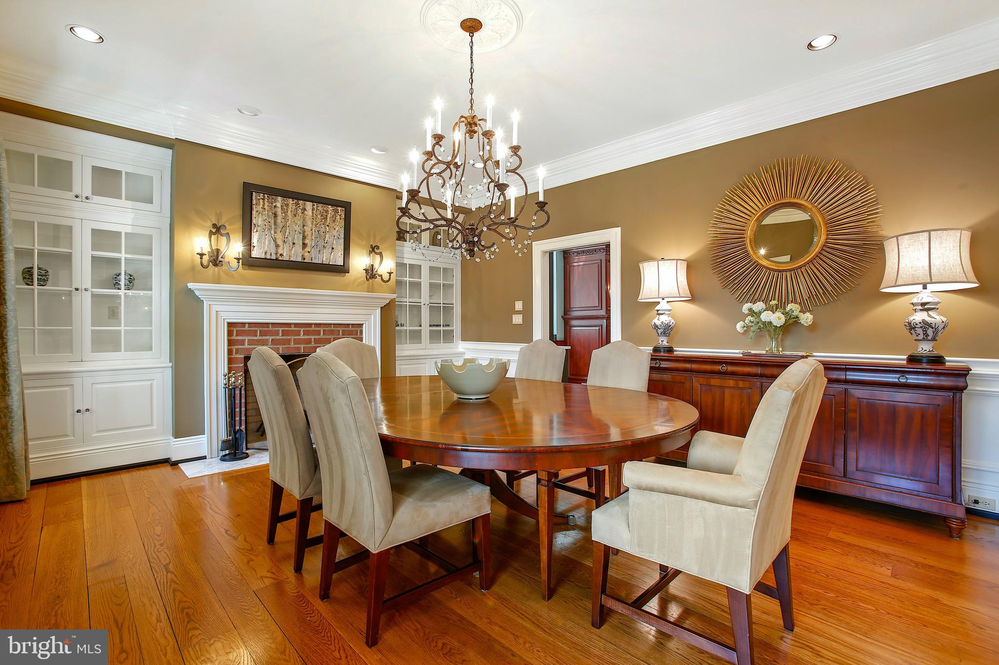 838 Childs Point Road Annapolis, MD 21401 - Photo 11 of 85 Custom built-in bookcases