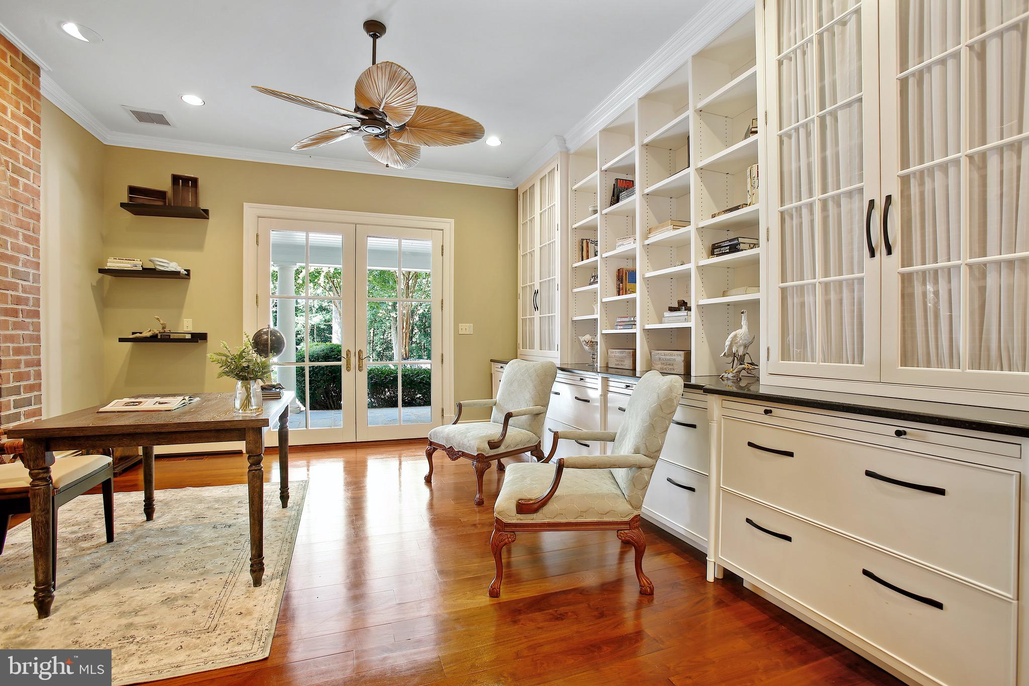 838 Childs Point Road Annapolis, MD 21401 - Photo 25 of 85 Custom built-ins