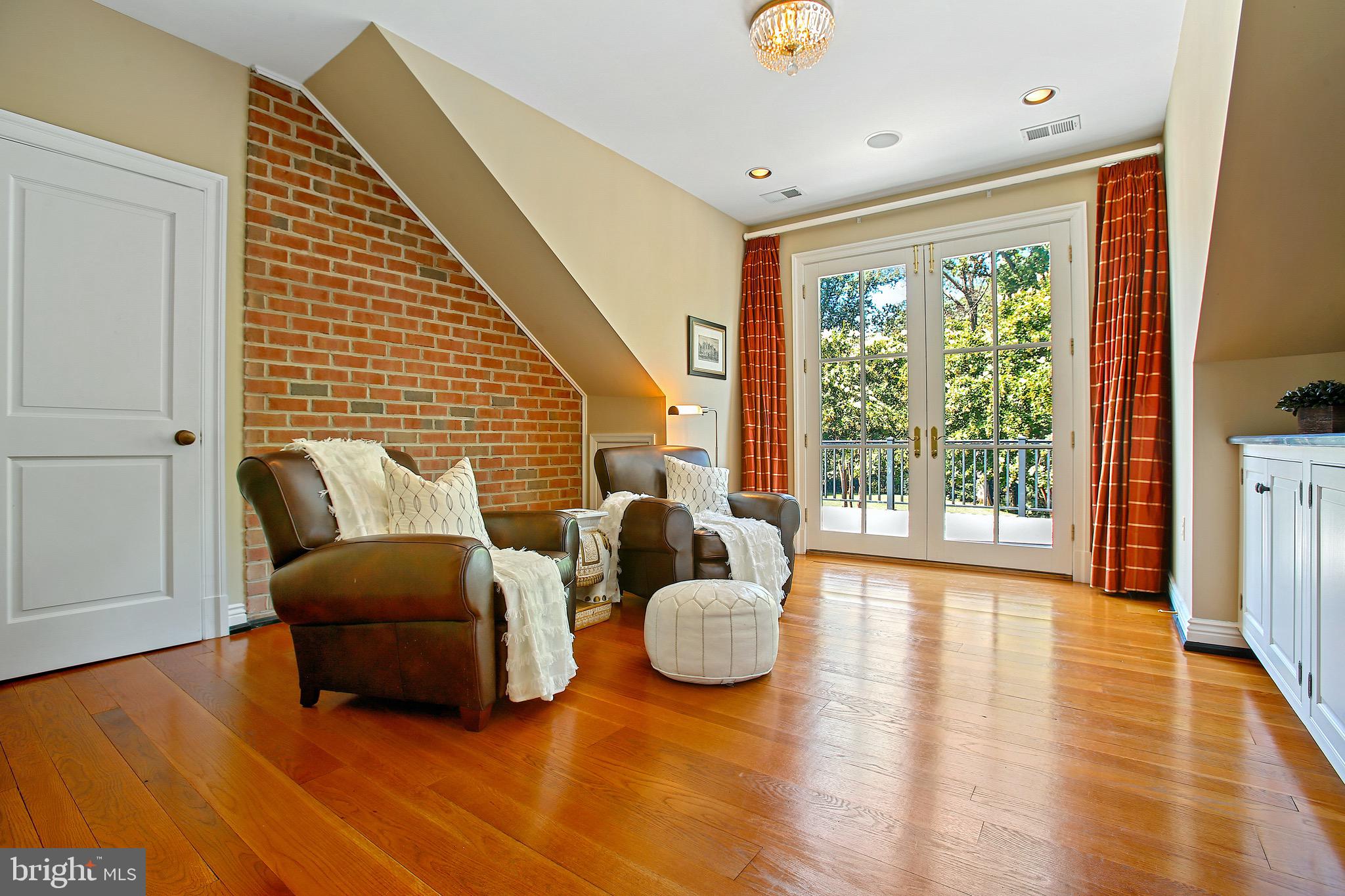 838 Childs Point Road Annapolis, MD 21401 - Photo 38 of 85 Master sitting room w/ balcony overlooks courtyard