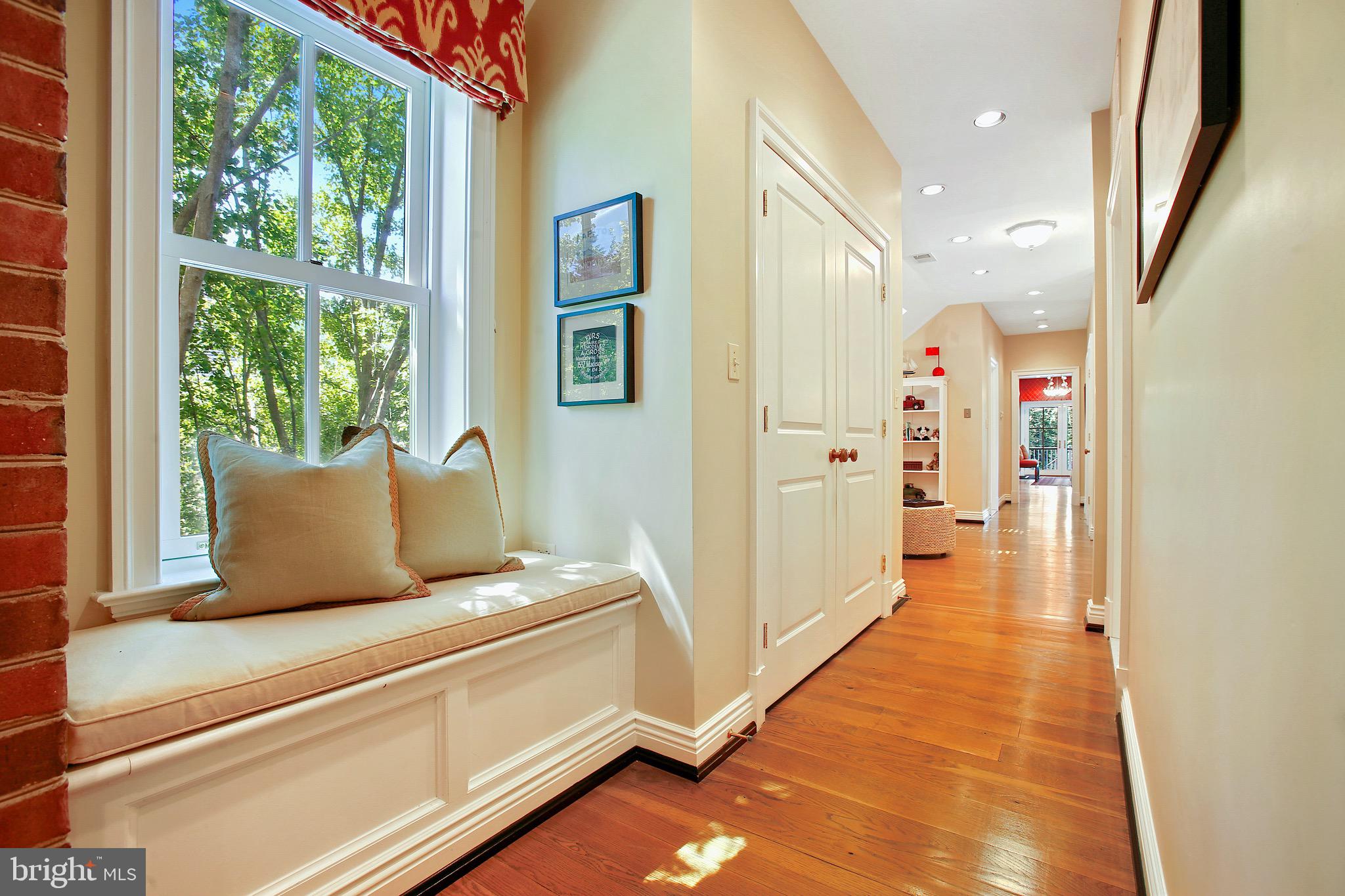 838 Childs Point Road Annapolis, MD 21401 - Photo 46 of 85 2nd level hall that leads to the guest-wing
