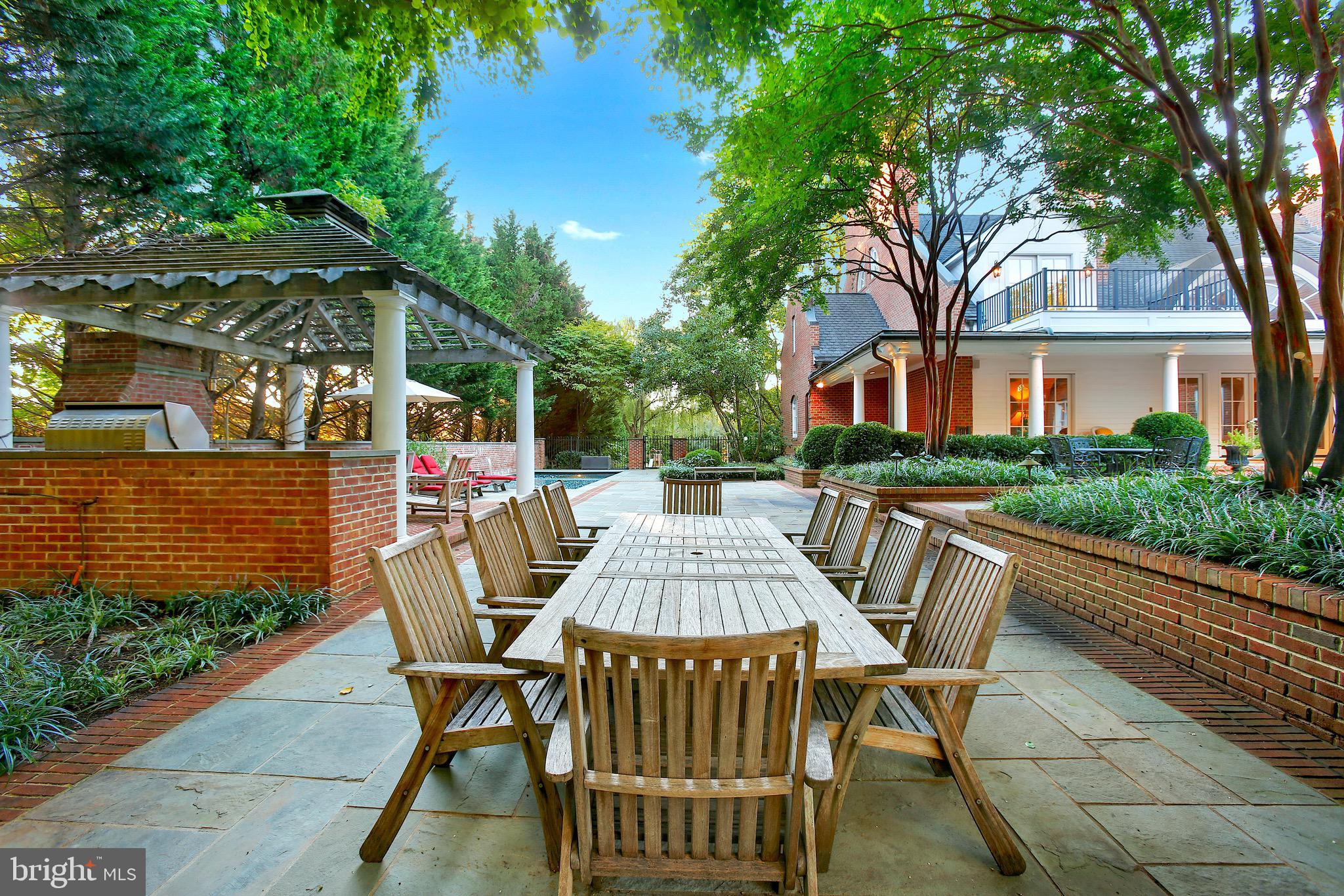 838 Childs Point Road Annapolis, MD 21401 - Photo 69 of 85 Ample space to entertain family and friends