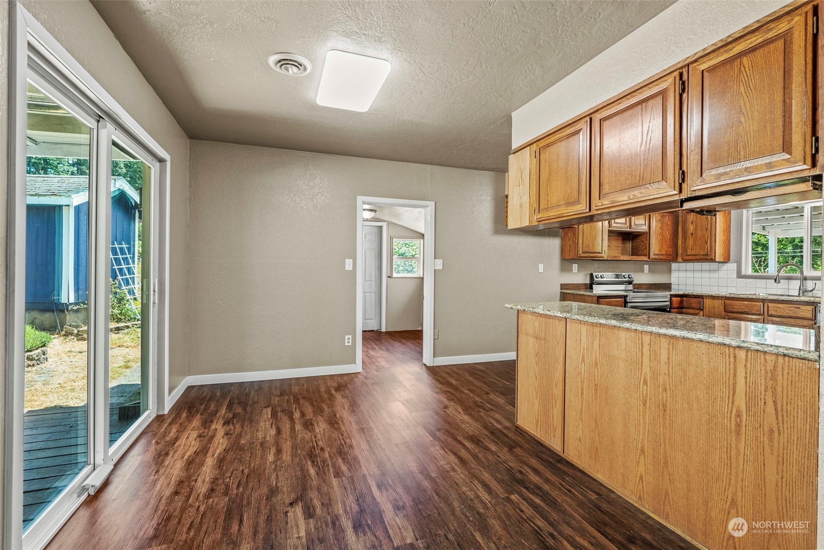 326 Studebaker Road Castle Rock, WA 98611 - Photo 6 of 33 Gallery Image 6
