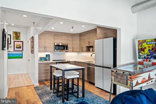 $420,000 | 3 North Christopher Columbus Boulevard, Unit TD407, Philadelphia, PA 19106
