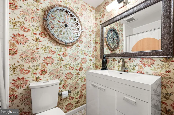 $420,000 | 3 North Christopher Columbus Boulevard, Unit TD407, Philadelphia, PA 19106