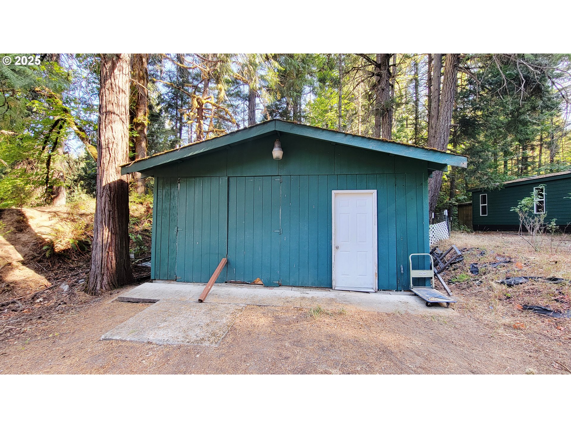 1097 Lees Creek Road Myrtle Creek, OR 97457 - Photo 3 of 41 a house view with a outdoor space