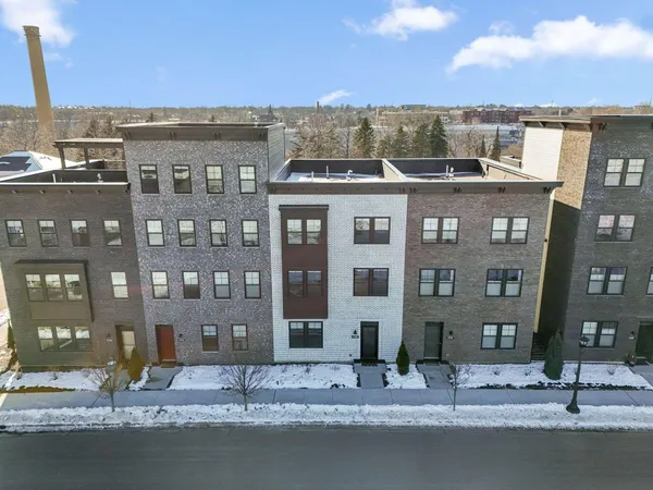 $775,000 | 879 South Woodlawn Avenue, Unit B, St. Paul, MN 55116