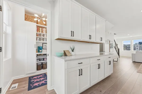 $775,000 | 879 South Woodlawn Avenue, Unit B, St. Paul, MN 55116