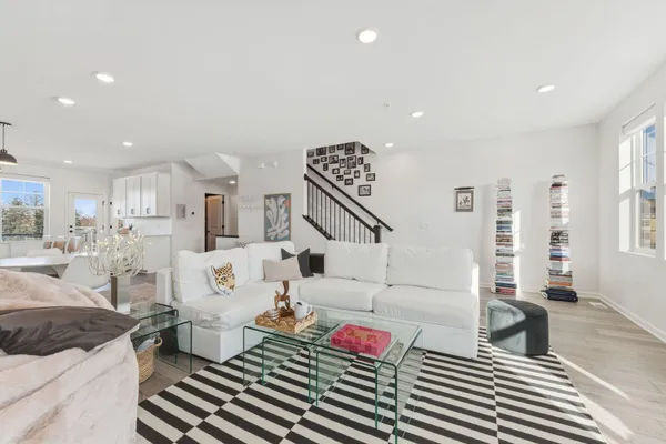 $775,000 | 879 South Woodlawn Avenue, Unit B, St. Paul, MN 55116