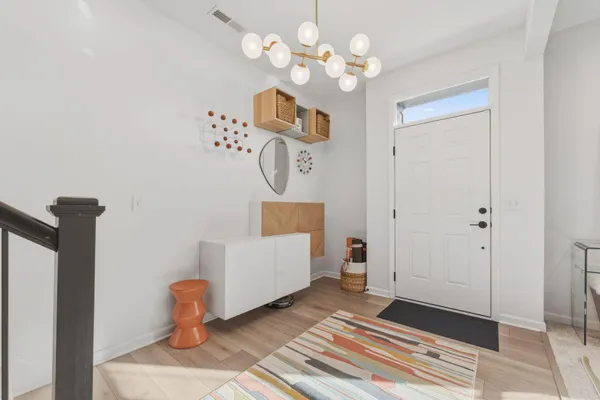 $775,000 | 879 South Woodlawn Avenue, Unit B, St. Paul, MN 55116