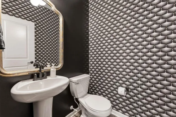 $775,000 | 879 South Woodlawn Avenue, Unit B, St. Paul, MN 55116