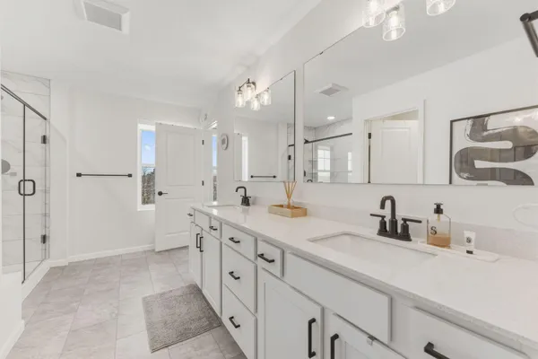 $775,000 | 879 South Woodlawn Avenue, Unit B, St. Paul, MN 55116