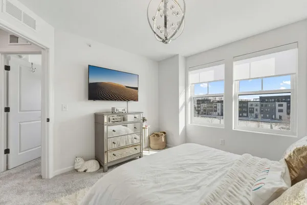 $775,000 | 879 South Woodlawn Avenue, Unit B, St. Paul, MN 55116