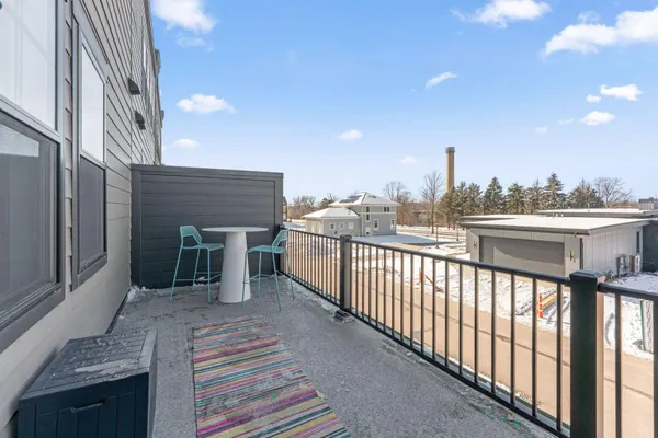 $775,000 | 879 South Woodlawn Avenue, Unit B, St. Paul, MN 55116