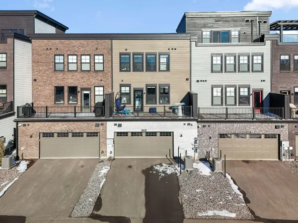 $775,000 | 879 South Woodlawn Avenue, Unit B, St. Paul, MN 55116