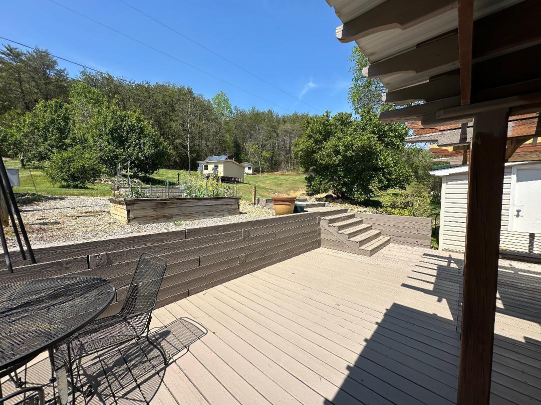 16 Ernest Stewart Road Dunlap, TN 37327 - Photo 5 of 14 Rear Deck