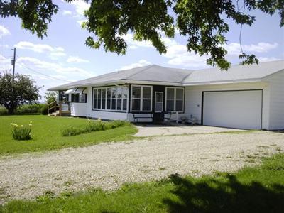 4742 Harts Mill Road Clinton, IA 52732 - Photo 1 of 15 Gallery Image 1