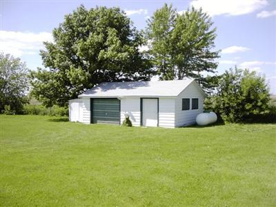4742 Harts Mill Road Clinton, IA 52732 - Photo 3 of 15 Gallery Image 3
