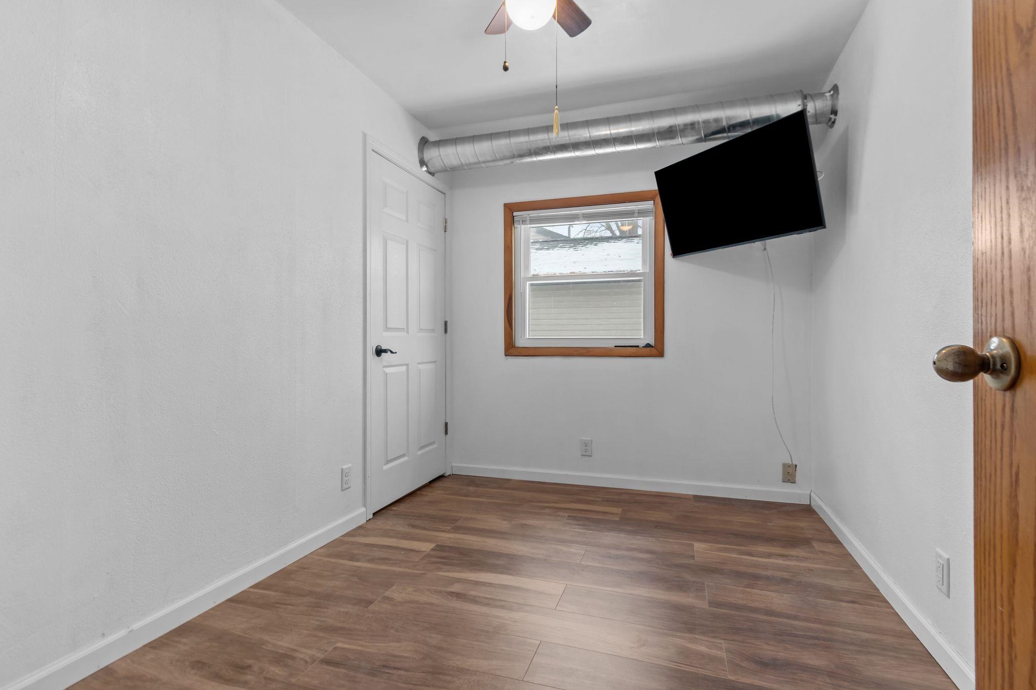 958 Cozy Lane Oshkosh, WI 54901 - Photo 11 of 37