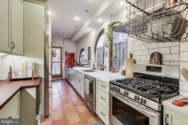 $1,035,000 | 407 A Street Northeast, Washington, DC 20002