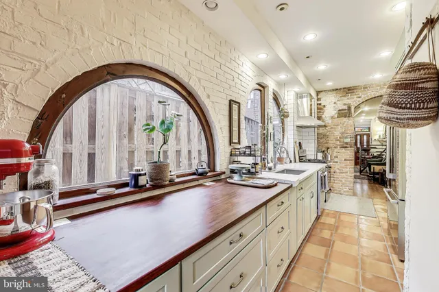 $1,035,000 | 407 A Street Northeast, Washington, DC 20002