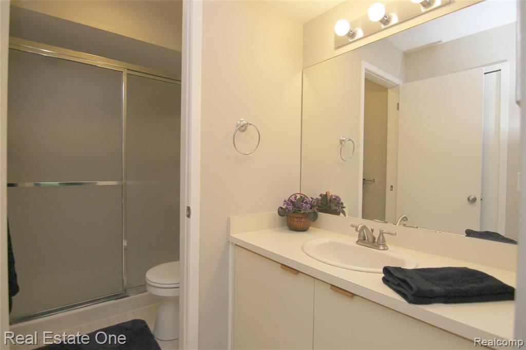 559 Harrow Court, Unit 39 Rochester Hills, MI 48307 - Photo 14 of 19