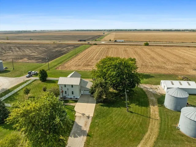 $340,000 | 25435 East 3100 N Road, Dwight, IL 60420