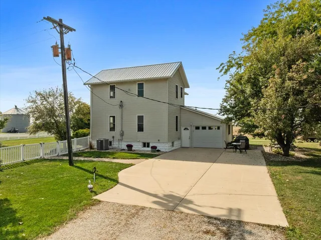 $340,000 | 25435 East 3100 N Road, Dwight, IL 60420
