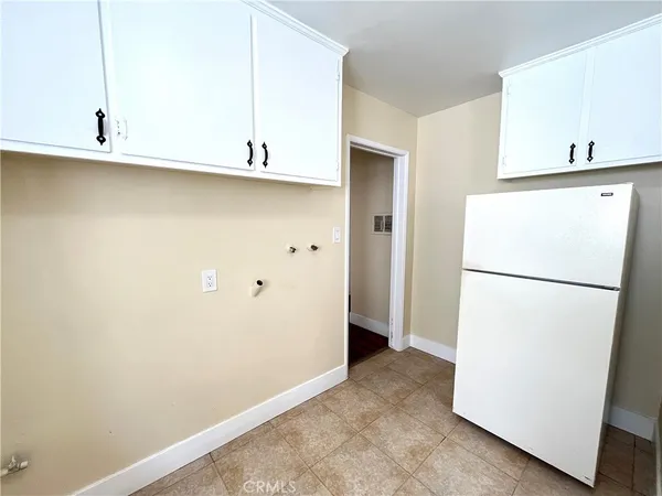 $2,250 | 12915 Doty Avenue, Unit B, Hawthorne, CA 90250