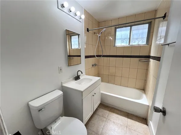 $2,250 | 12915 Doty Avenue, Unit B, Hawthorne, CA 90250