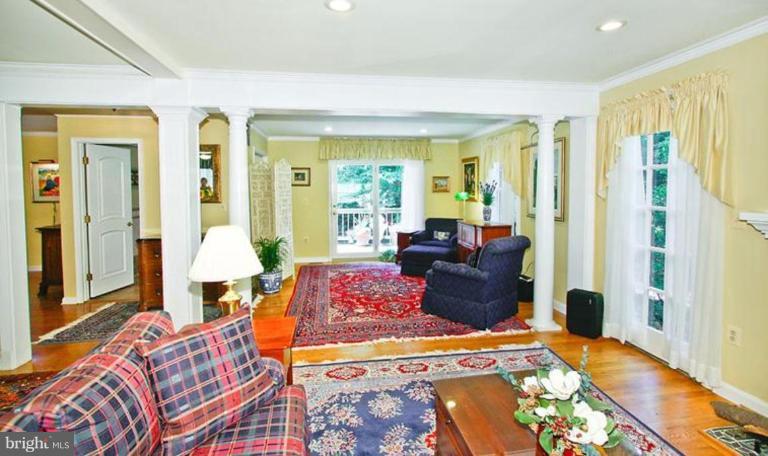 2524 North Ridgeview Road Arlington, VA 22207 - Photo 6 of 25 Living Room #3