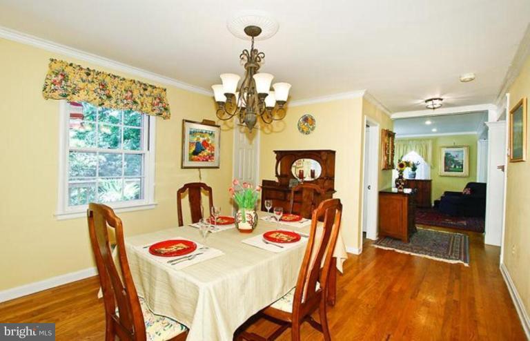 2524 North Ridgeview Road Arlington, VA 22207 - Photo 7 of 25 Dining Room